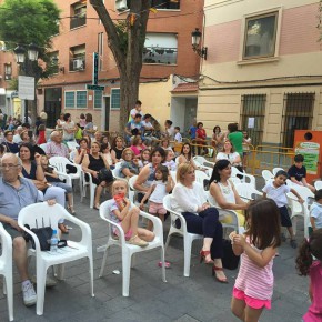 Carmen Picazo y Francis Rubio en las fiestas del barrio La Feria