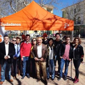 Ciudadanos celebra el éxito de su primera Carpa Informativa en Casas Ibáñez