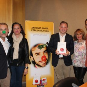 El alcalde de Albacete, Vicente Casañ, y la concejala de cultura, Maite García, asisten a la presentación del libro “El caso del doctor Cepi”